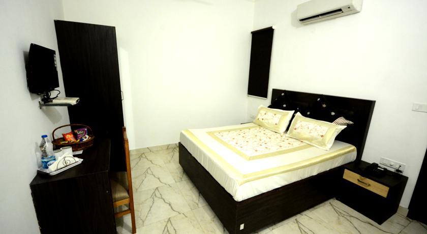 Hotel Mehra Inn 암리차르 객실 사진