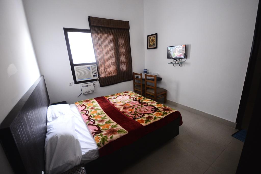 Hotel Mehra Inn 암리차르 객실 사진