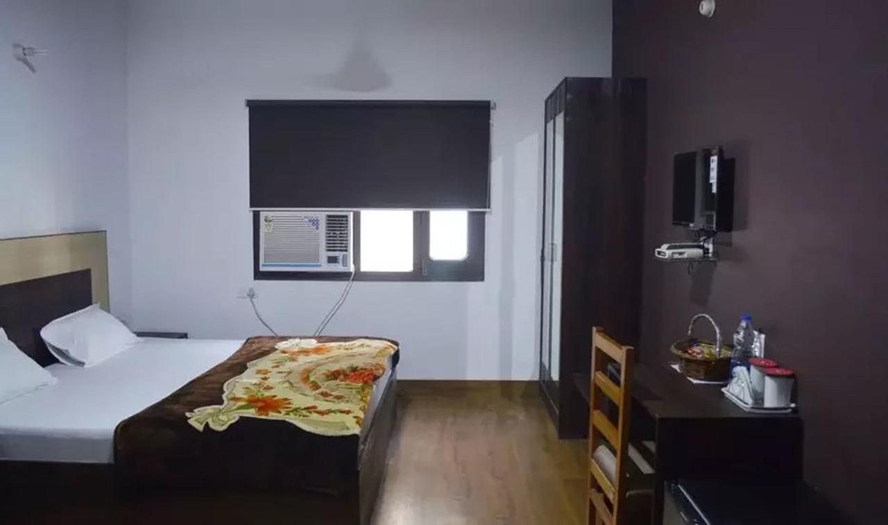 Hotel Mehra Inn 암리차르 외부 사진