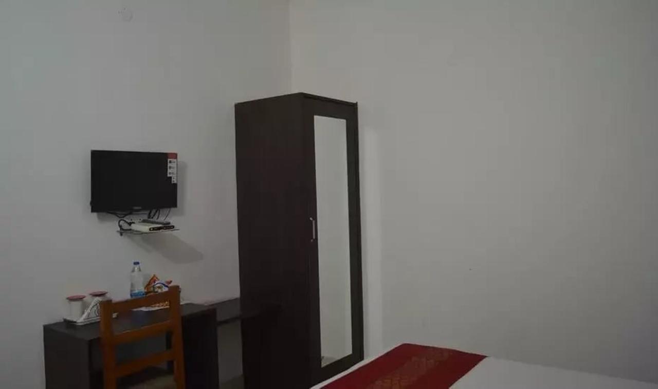 Hotel Mehra Inn 암리차르 외부 사진