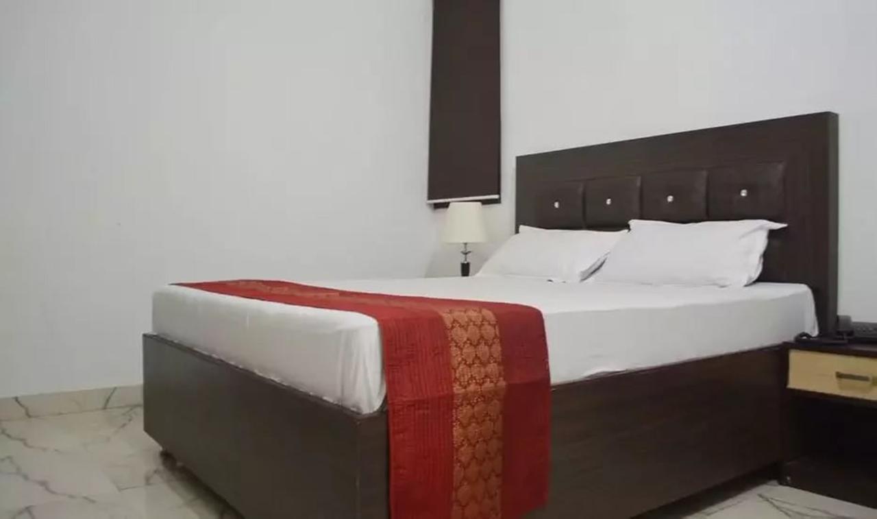 Hotel Mehra Inn 암리차르 외부 사진
