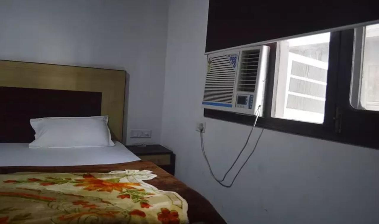 Hotel Mehra Inn 암리차르 외부 사진