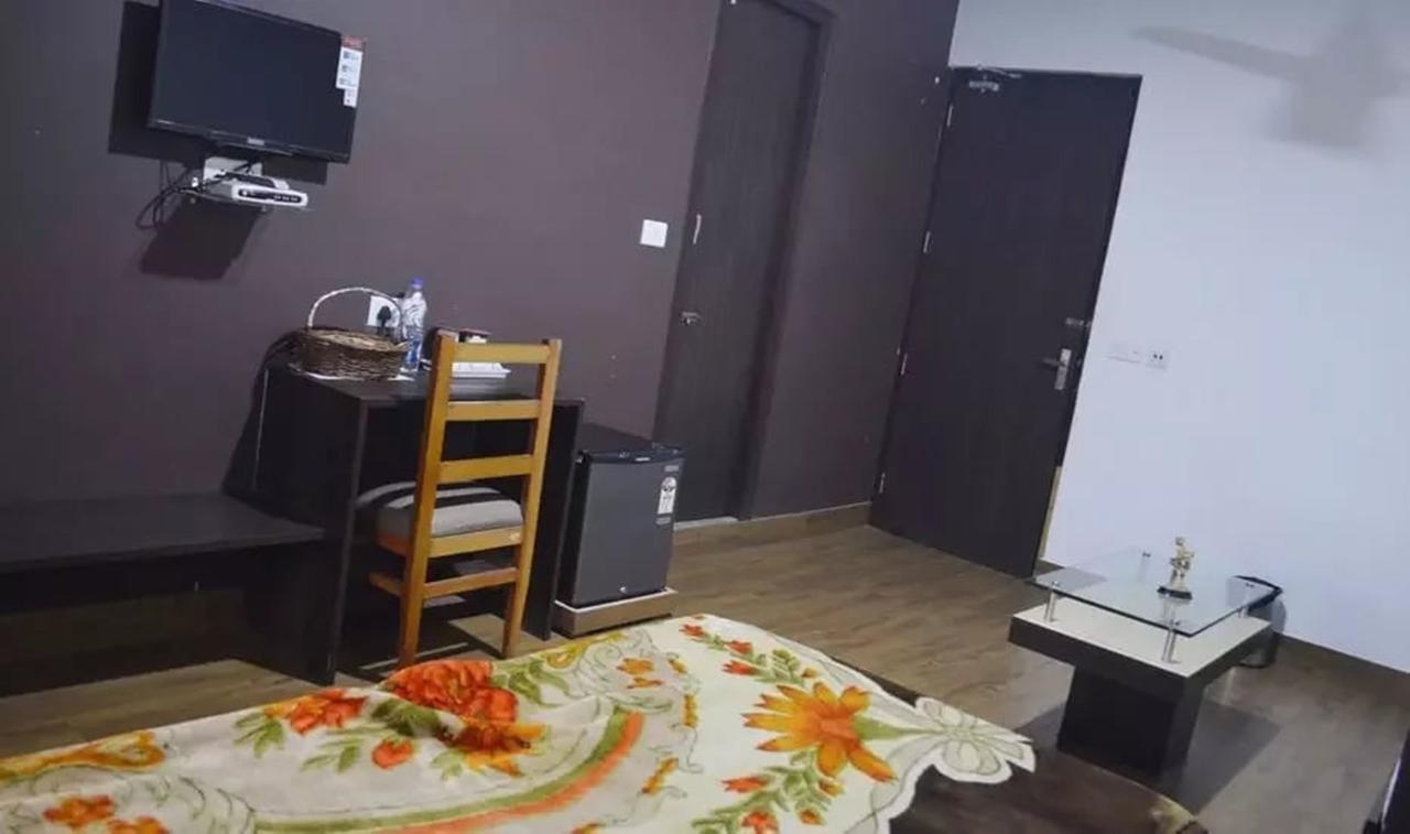 Hotel Mehra Inn 암리차르 외부 사진
