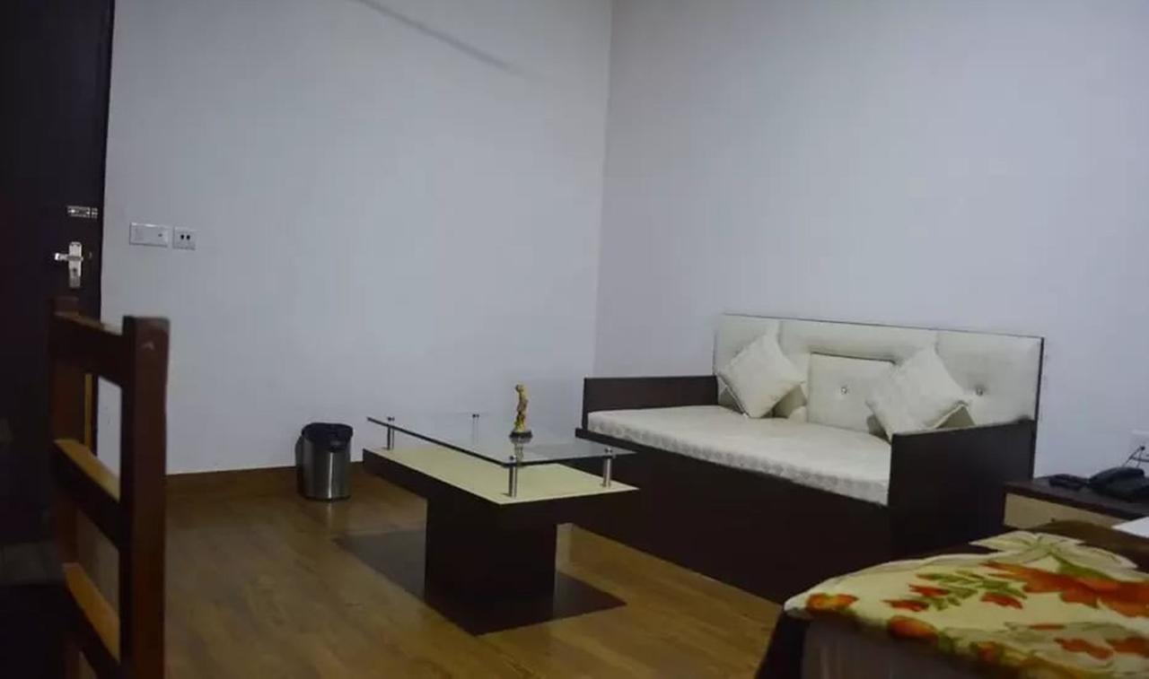 Hotel Mehra Inn 암리차르 외부 사진
