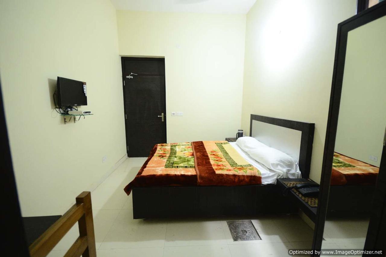 Hotel Mehra Inn 암리차르 외부 사진