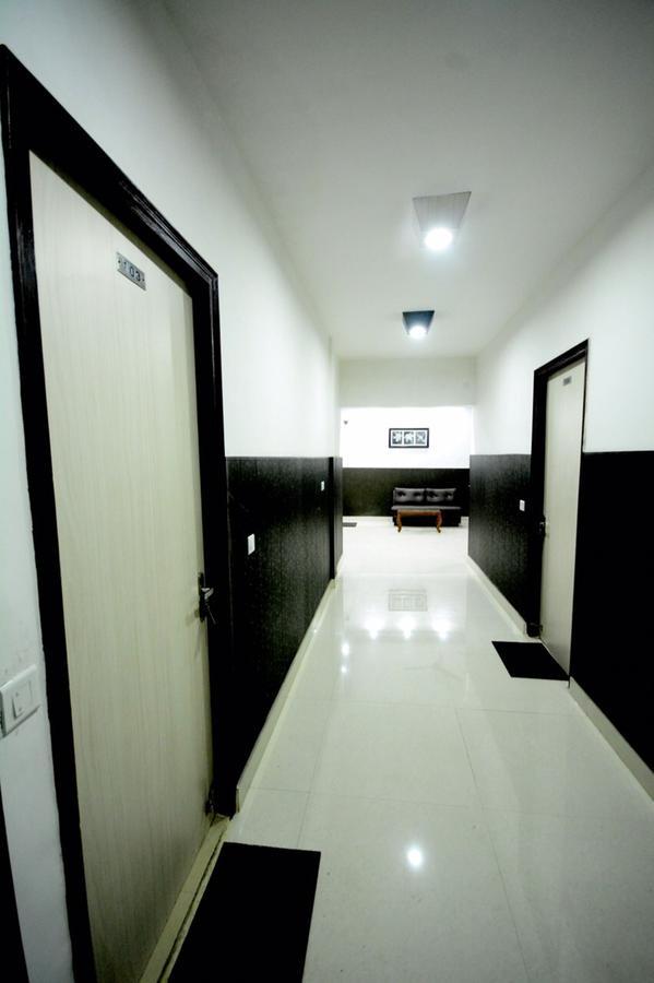 Hotel Mehra Inn 암리차르 외부 사진